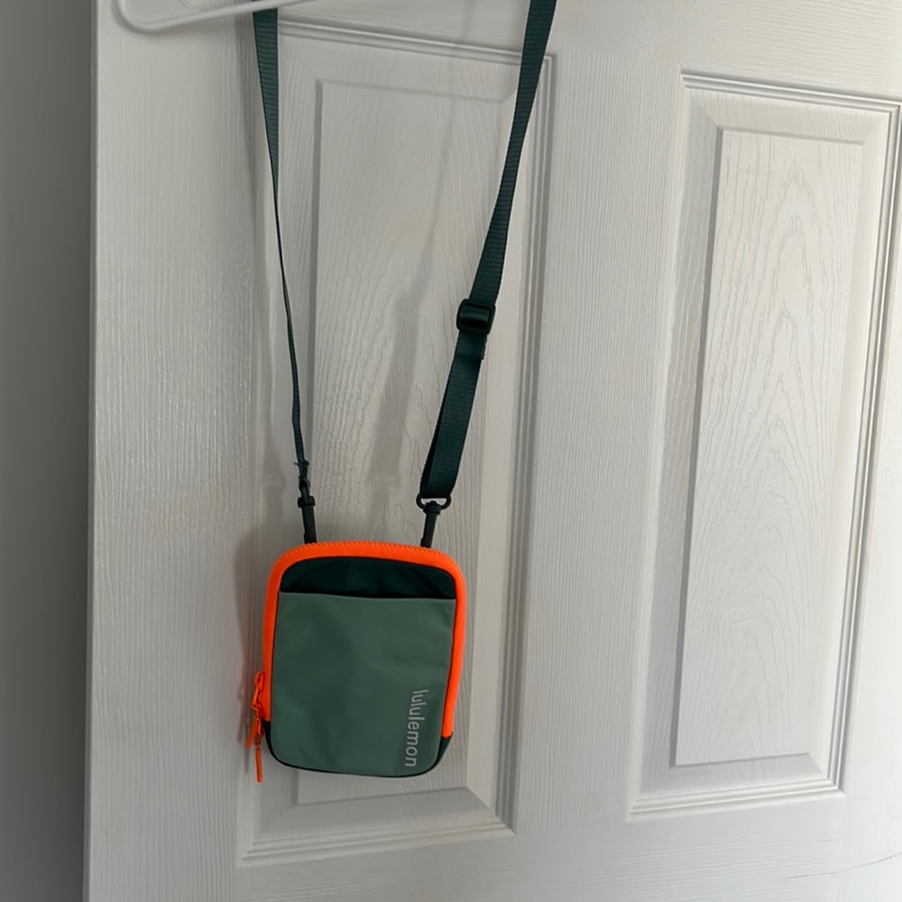 Lululemon crossbody